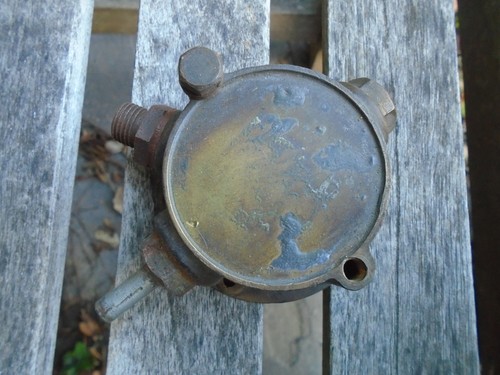 Petrol pump brass base - su,